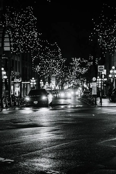 Μια Διαβαθμίσεις Του Γκρι Στους Δρόμους Του Βανκούβερ Νύχτα — Φωτογραφία Αρχείου
