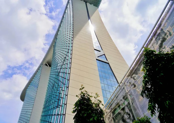 Uma Foto Baixo Ângulo Famoso Marina Bay Sands Barco Hotel — Fotografia de Stock