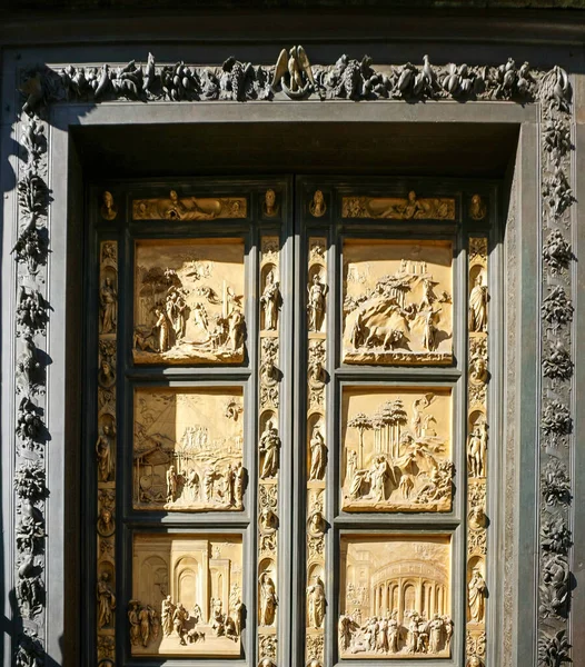 Gros Plan Une Porte Antique Dorée Dans Les Rues Italie — Photo