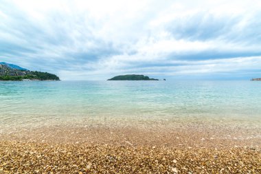 Karadağ 'ın Budva kentindeki Adriyatik Denizi' nin panoramik manzarası