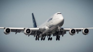 Gökyüzündeki A350 uçağının yakın çekimi.