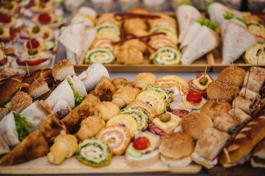 Kahve molası setinin yakın çekimi.