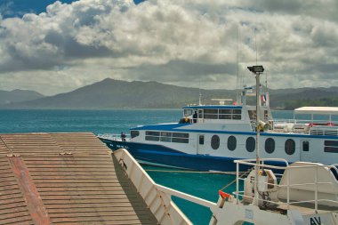 Limandan kalkan feribot, Dzaoudzi, Fransa