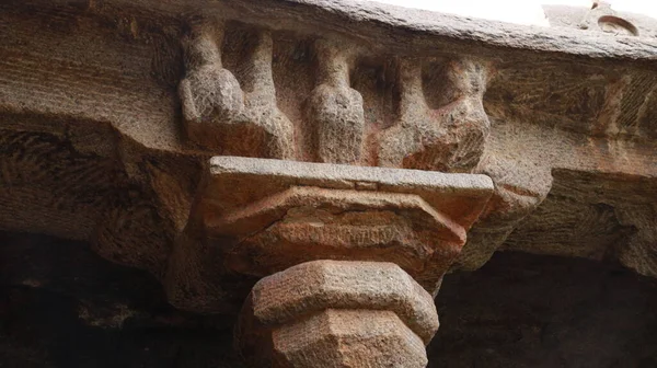 Nízký Úhel Záběru Pilíře Krišna Mandapam Arjunovo Pokání Mahabalipuram — Stock fotografie