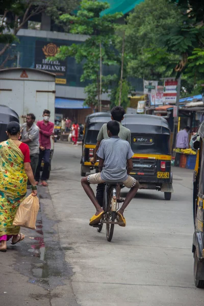 Two Boys Double Seat Bicycle Indian Street Goregaon Mumbai — Stock Photo, Image