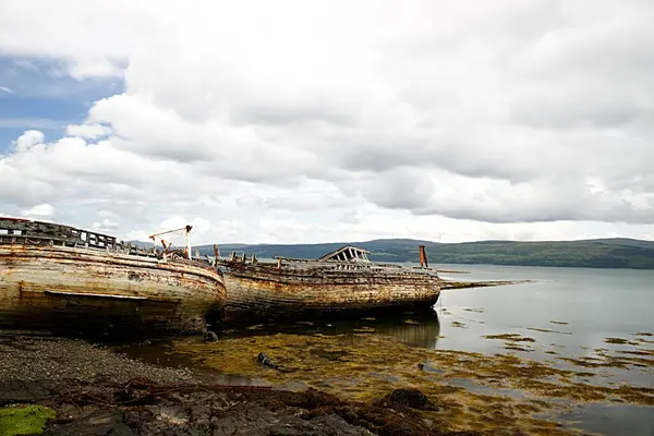 Zrezivělá Stará Loď Mull Coast Lock Lake Skotsku — Stock fotografie