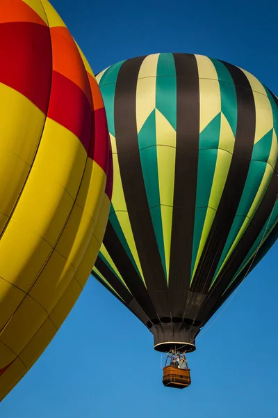 Closeup Hot Air Balloons Flying Bend Oregon Clear Blue Sky — Stock Photo, Image