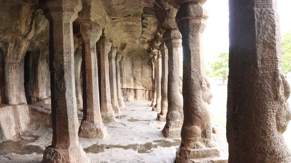 Arjuna Pence MahabalipuramのKrishna Mandapam柱の中のクローズアップ — ストック写真