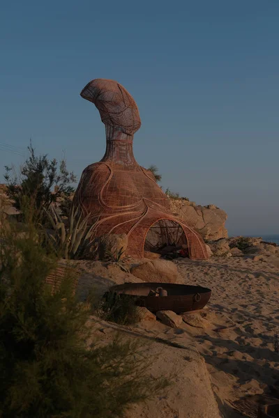 Plano Vertical Una Figura Creativa Playa Mykonos Grecia — Foto de Stock