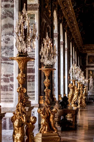 Pionowe Ujęcie Szklanej Galerii Zamku Versailles — Zdjęcie stockowe