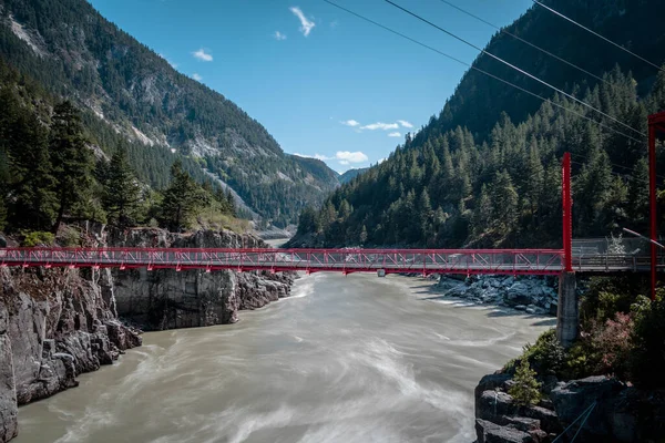Мост Через Реку Скалистых Горах Канада — стоковое фото