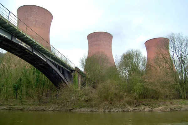 Una Vista Las Famosas Centrales Eléctricas Ironbridge Cerca Del Río —  Fotos de Stock