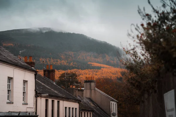 Montaña Con Cielo Nublado Fondo Día Lluvioso Otoño Rostrevor Irlanda —  Fotos de Stock