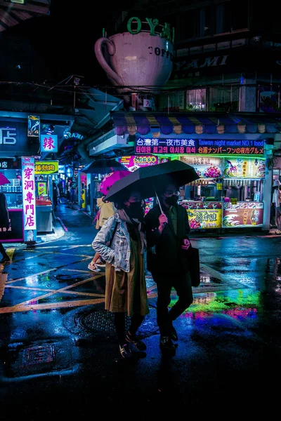 Tayvan Gece Vakti Neon Işıklarla Çevrili Güzel Bir Caddenin Dikey — Stok fotoğraf