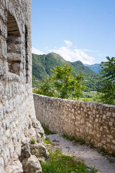 Eine Vertikale Aufnahme Der Wunderschönen Natur Montenegros — Stockfoto