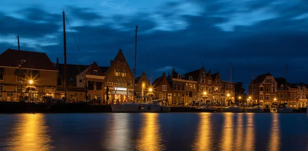 Low Angle Shot Houses Water Night Hoorn Netherlands — 스톡 사진