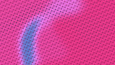 Mor arkaplan ve mavi lekeli soyut bir tasarım.