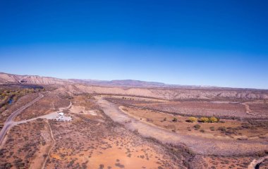 Arizona 'daki Jerome kasabasının güzel bir manzarası.