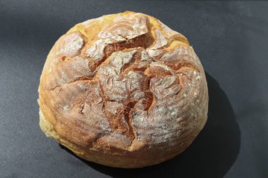 Ekmek, un hamuru (genellikle buğday) ve su hamurundan genellikle pişirme yoluyla hazırlanan temel gıdadır. Kaydedilmiş tarih boyunca ve tüm dünyada