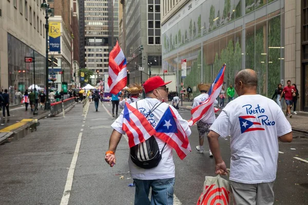 Gente Emocionada Celebrando Desfile Del Día Puerto Rico Ciudad Nueva —  Fotos de Stock