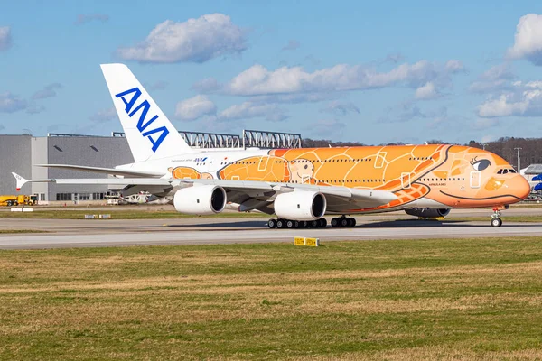 All Nippon Airways Ana Airbus A380 841 Wwal 266 Taxiing — Stock Photo, Image