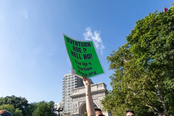 Manifestantes Marchando Washington Square Park Depois Que Suprema Corte Derrubou — Fotografia de Stock