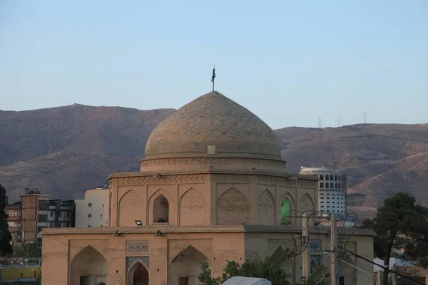 Una Hermosa Foto Una Mezquita Musulmana Fondo Las Montañas — Foto de Stock