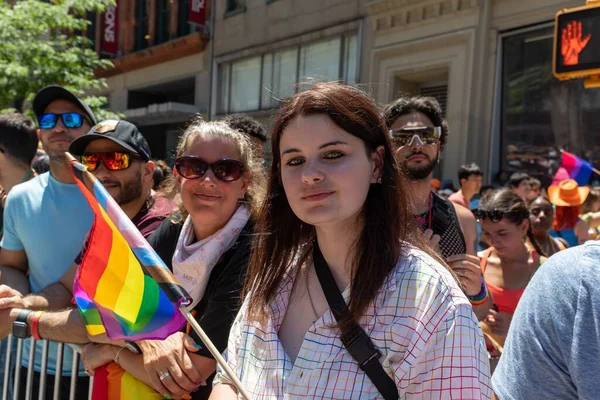 Spousta Mladých Lidí Pride Parade New Yorku — Stock fotografie