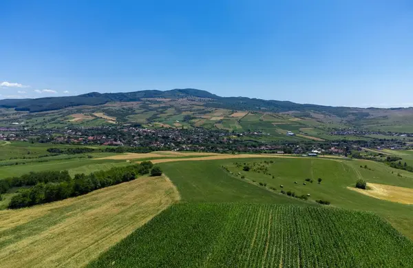 Vista Aérea Uma Aldeia Transilvânia Roménia Eremitu Verão — Fotografia de Stock