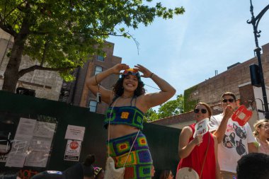 New York 'taki Onur Yürüyüşü' nde gençler