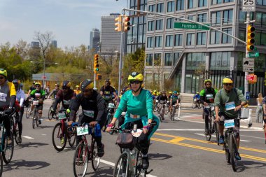 Brooklyn, ABD 'deki Beş Boro Bisiklet Turu' na katılan motorcuların yakın çekim görüntüleri.