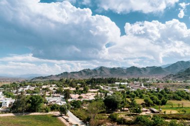 Rusya 'nın Dağıstan Cumhuriyeti kırsal kesiminin güzel bir manzarası.
