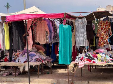 Fas 'ta ikinci el giysi pazarı