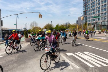 Brooklyn, ABD 'deki Beş Boro Bisiklet Turu' na katılan motorcuların yakın çekim görüntüleri.