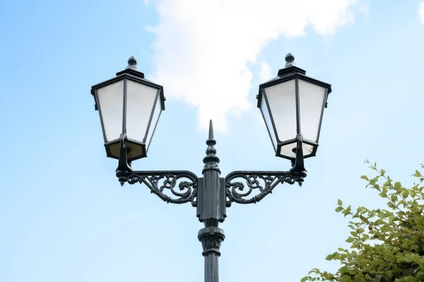 Close Lanternas Rua Vintage Com Fundo Céu Azul — Fotografia de Stock