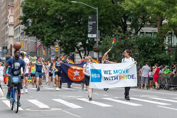 Mensen Vieren Pride Month Parade 2021 Straten Van New York — Stockfoto