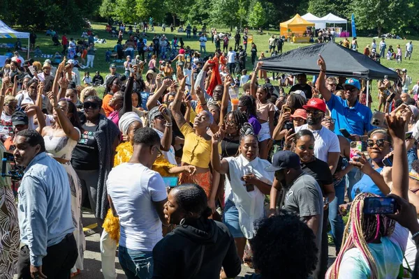 Crowd 13Th Annual Juneteenth Celebration Prospect Park Brooklyn Sunny Day — Stock Photo, Image