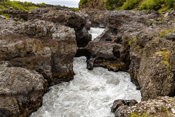 Gyönyörű Kilátás Nyílik Barnafoss Vízesés Izlandon — Stock Fotó