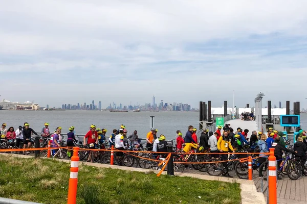 Detailní Záběr Cyklistů Účastnících Pěti Boro Bike Tour Staten Islandu — Stock fotografie