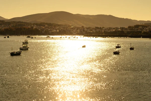 スペイン ホンジュラスの海でのボートの美しい景色 — ストック写真