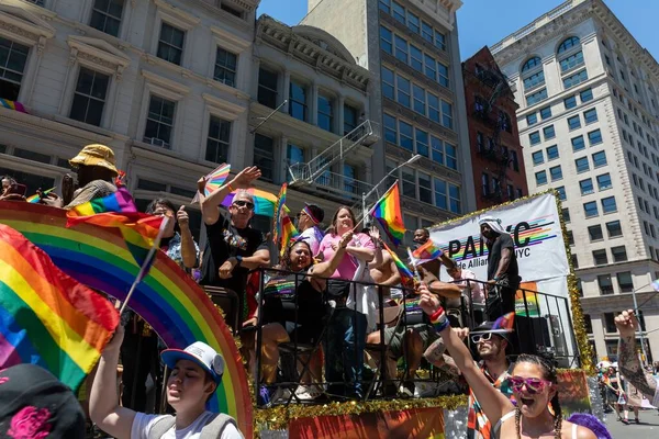 Persone Partecipano Alla Nyc Pride March — Foto Stock