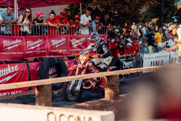 Los Espectadores Viendo Carreras Moto Extrema Ciudad Sibiu Rumania —  Fotos de Stock