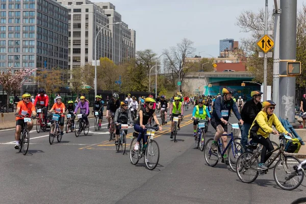 Los Ciclistas Que Participan Recorrido Bicicleta Por Las Calles —  Fotos de Stock