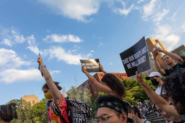 Protesters Holding Out Cardboard Signs Body Freedom Supreme Court Overturned — Stock Photo, Image