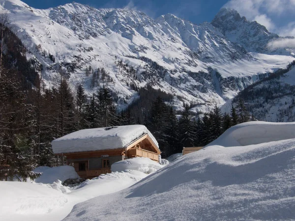 Die Berghäuser Schnee Argentiere Frankreich — Stockfoto