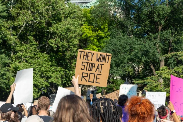 Washington Square Park New York 2022 Protesters Holding Cardboard Signs — Stock Photo, Image