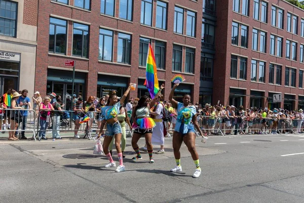 Die Große Menschenmenge Bei Der Pride Parade Den Straßen Von — Stockfoto