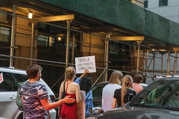 Roe Wade Davasının Devrilmesi Sonrasında New York Foley Meydanı Yürüyen — Stok fotoğraf
