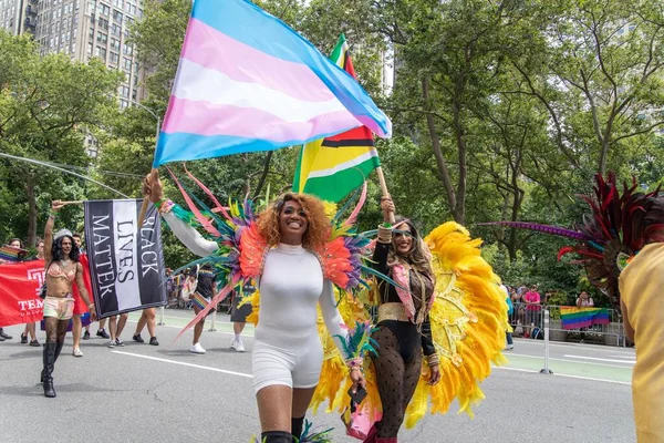 Lidé Slaví Pride Month Parade 2021 Ulicích New York City — Stock fotografie