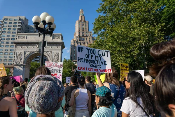 Protestanter Med Skyltar Kämpar För Kvinnors Reproduktiva Rättigheter Washington Square — Stockfoto